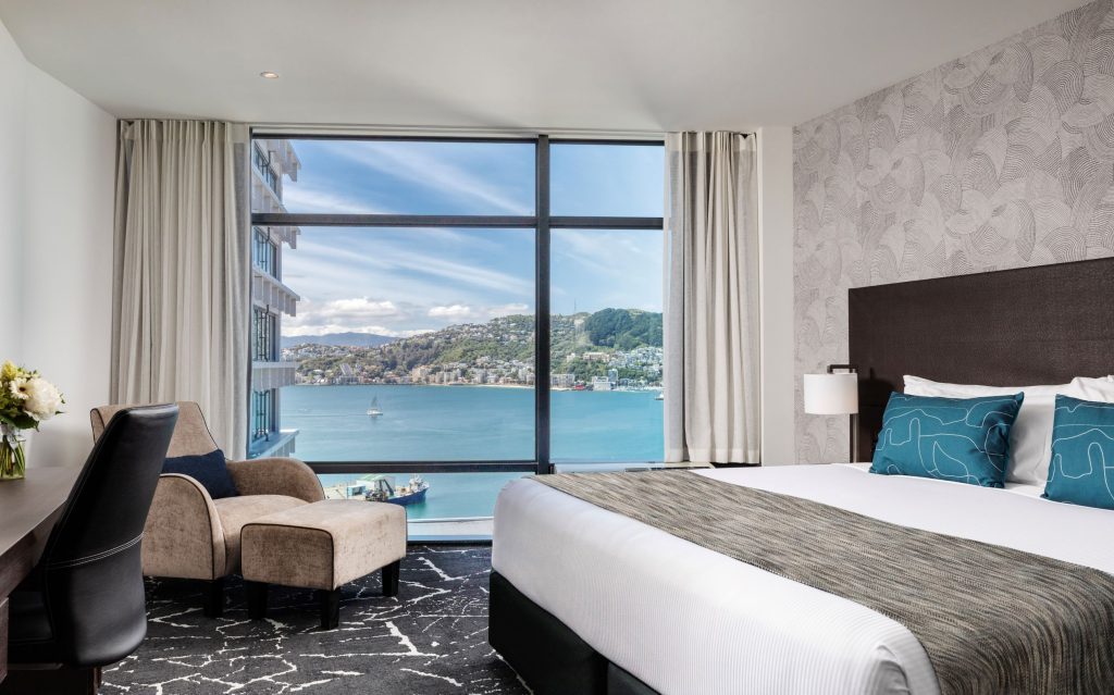 Deluxe King Harbour View - Image 1